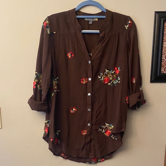 Figueroa & Flower Brown Floral Embroidered Women's Top - Picture 2 of 12